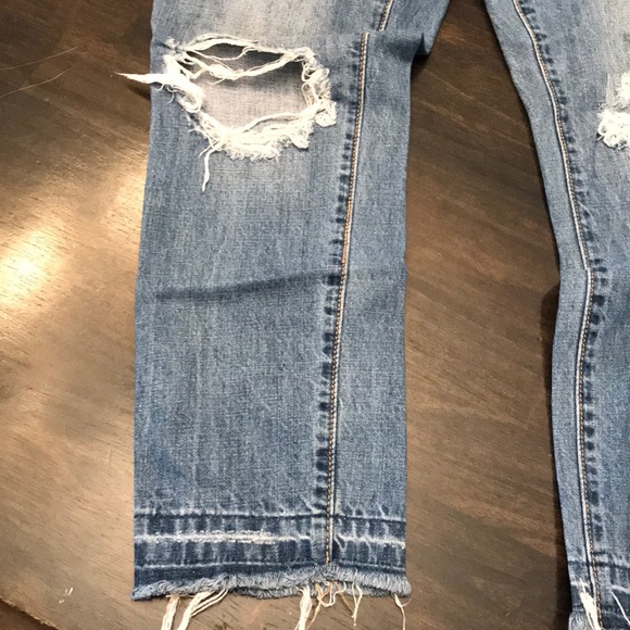 Distressed crop jean - Picture 2 of 6